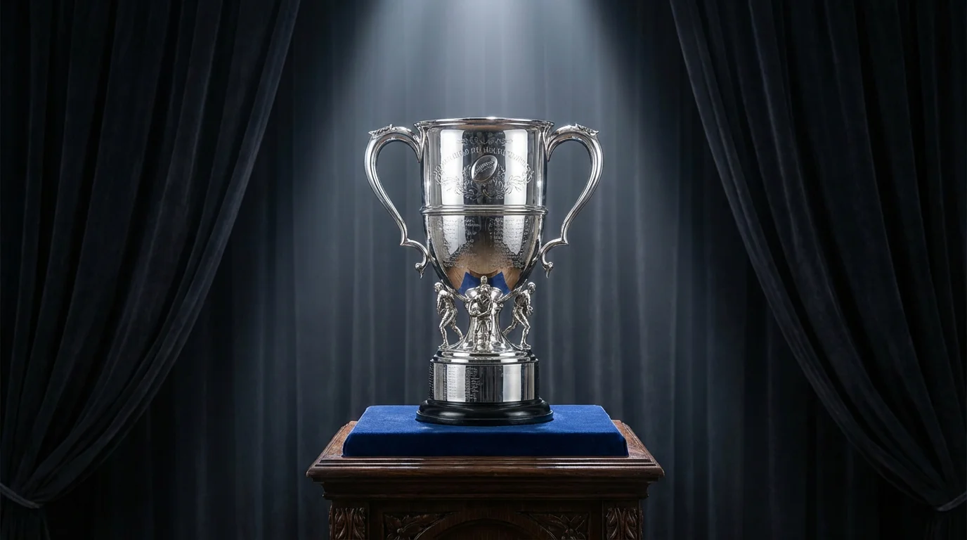 Trophée du Tournoi des 6 Nations sur un podium
